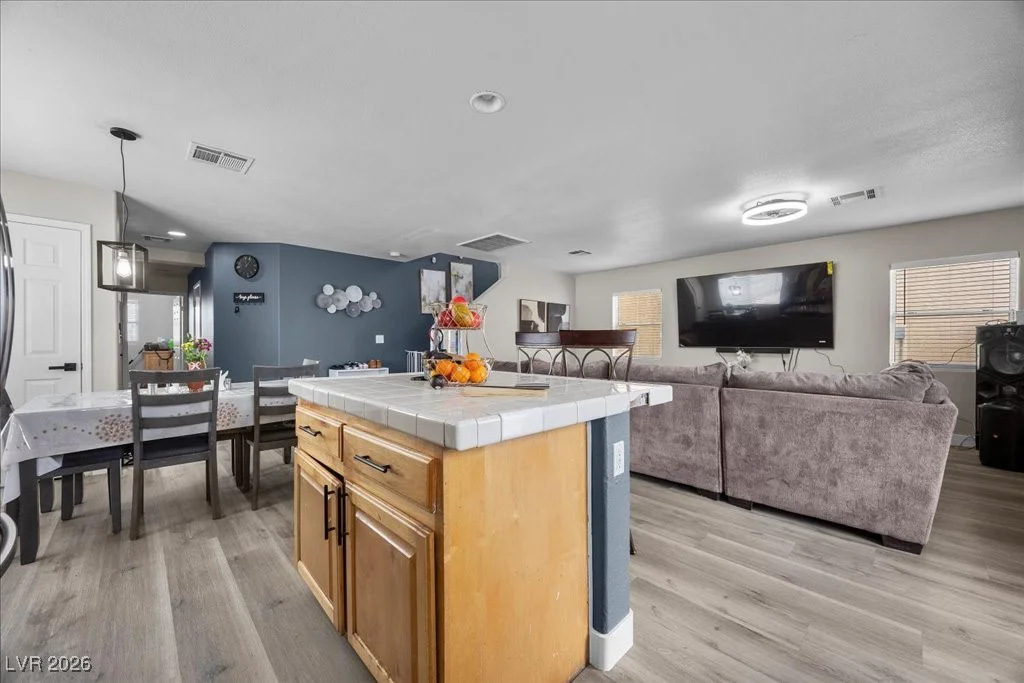 4144 Wheatleigh, Las Vegas, NV 89115