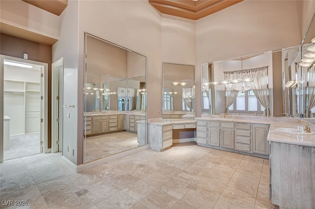 9713 Highridge, Las Vegas, NV 89134