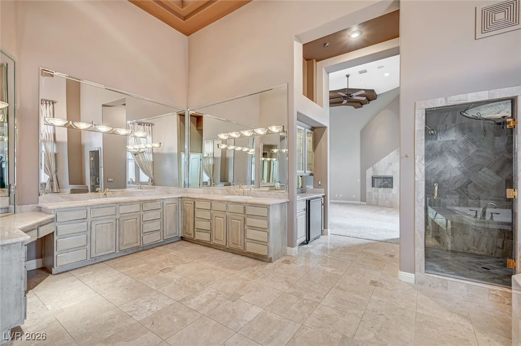 9713 Highridge, Las Vegas, NV 89134