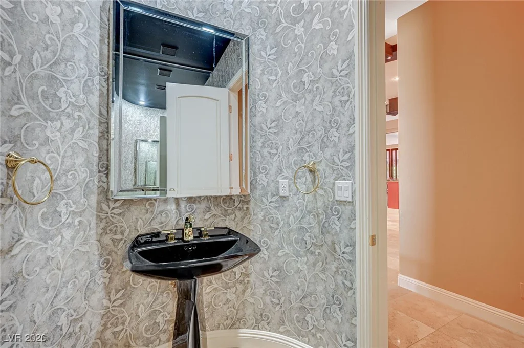 9713 Highridge, Las Vegas, NV 89134