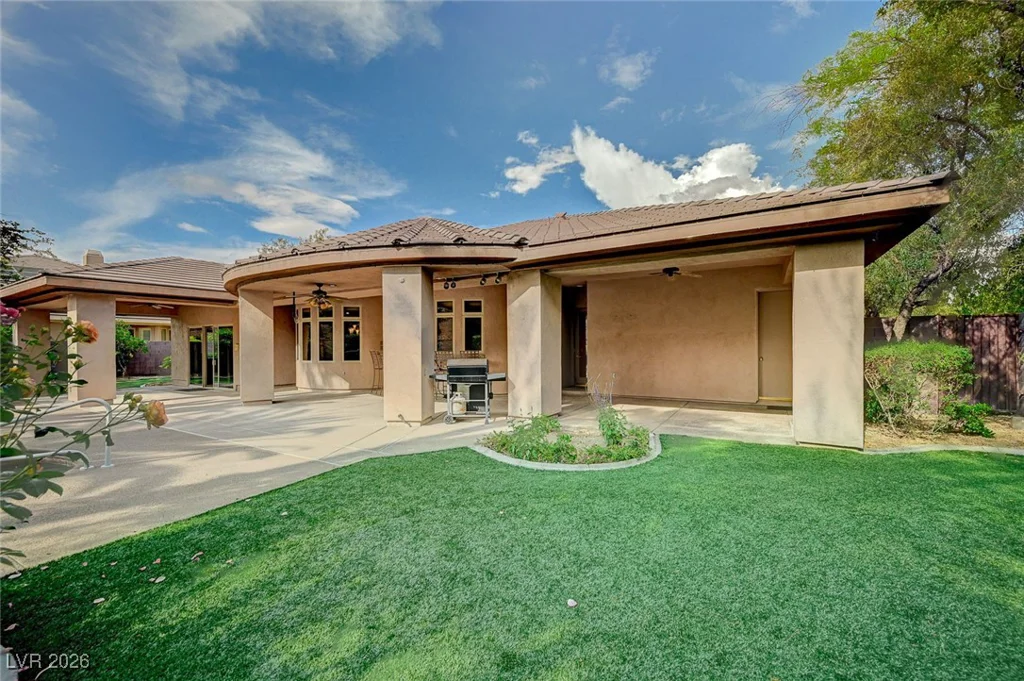 9713 Highridge, Las Vegas, NV 89134
