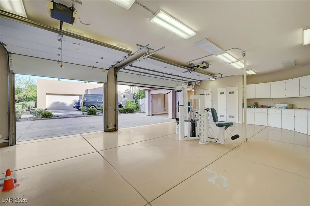 9713 Highridge, Las Vegas, NV 89134