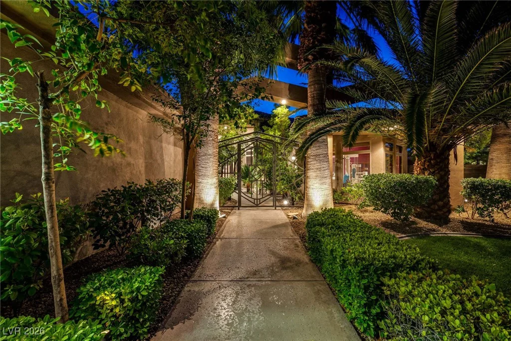 9713 Highridge, Las Vegas, NV 89134
