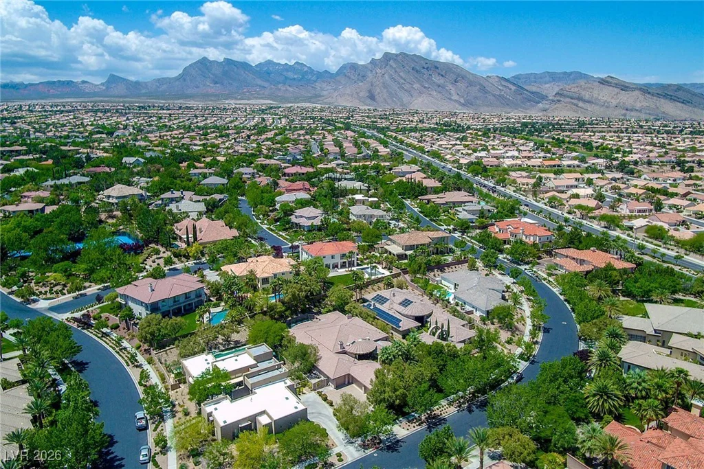 9713 Highridge, Las Vegas, NV 89134
