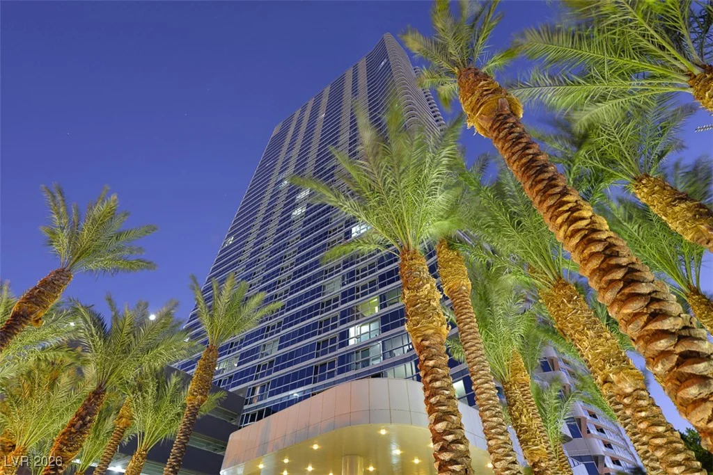 4471 Dean Martin, Las Vegas, NV 89103