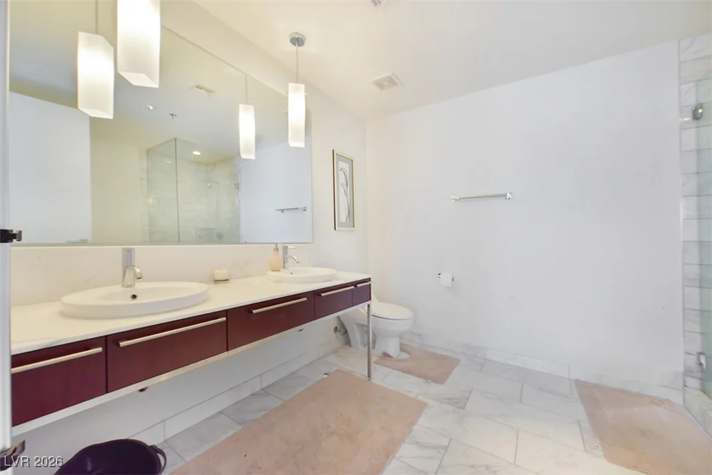 4471 Dean Martin, Las Vegas, NV 89103