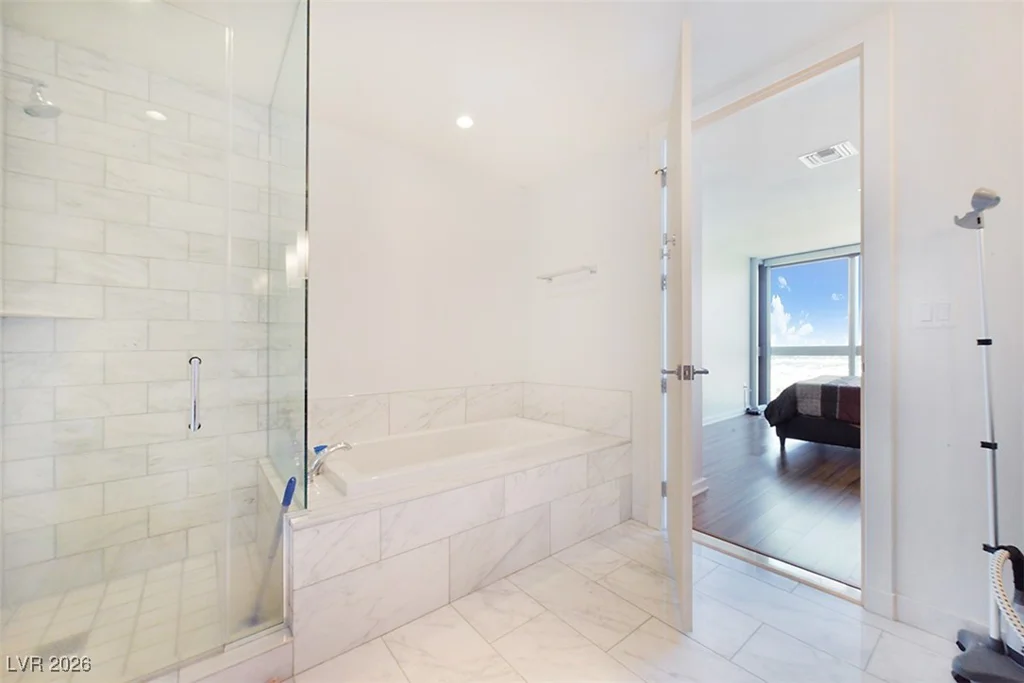 4471 Dean Martin, Las Vegas, NV 89103