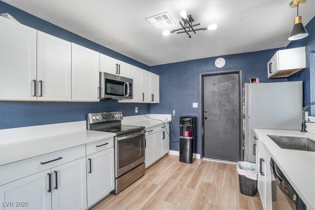 3104 Dillon, North Las Vegas, NV 89030