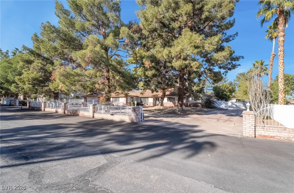 4250 Quail, Las Vegas, NV 89120