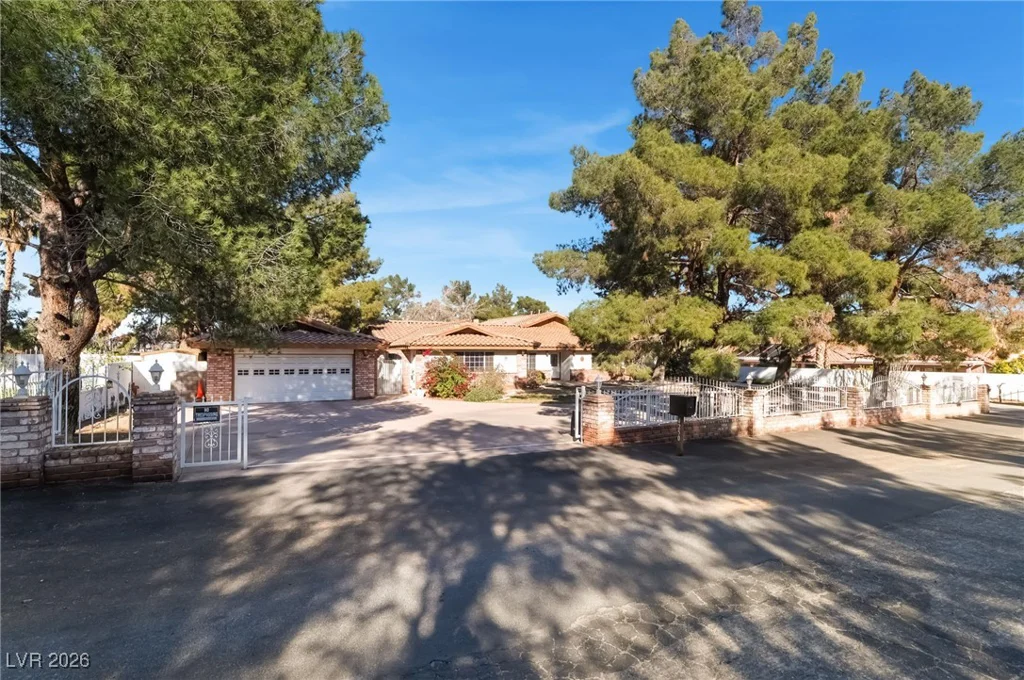 4250 Quail, Las Vegas, NV 89120