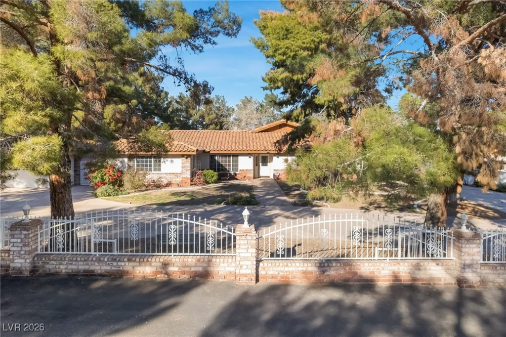 4250 Quail, Las Vegas, NV 89120