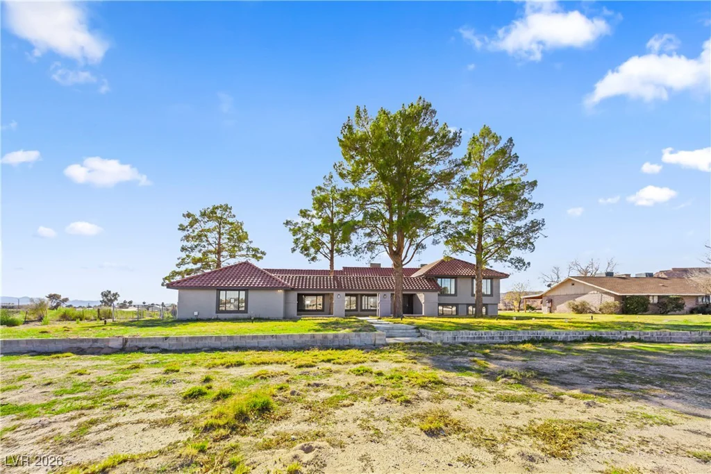 1967 Moapa Valley, Logandale, NV 89021