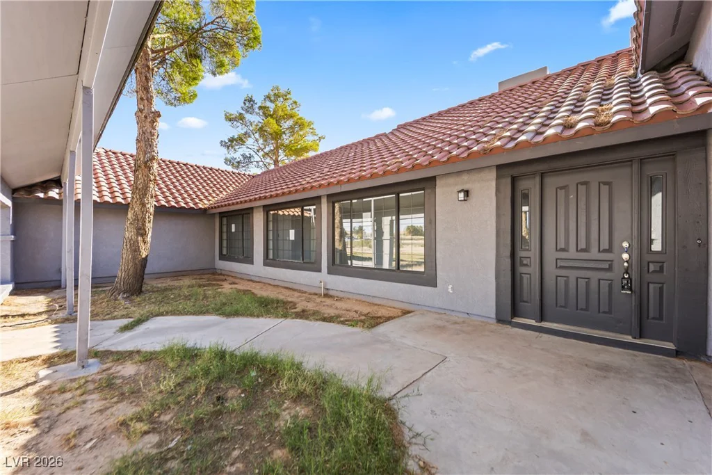 1967 Moapa Valley, Logandale, NV 89021
