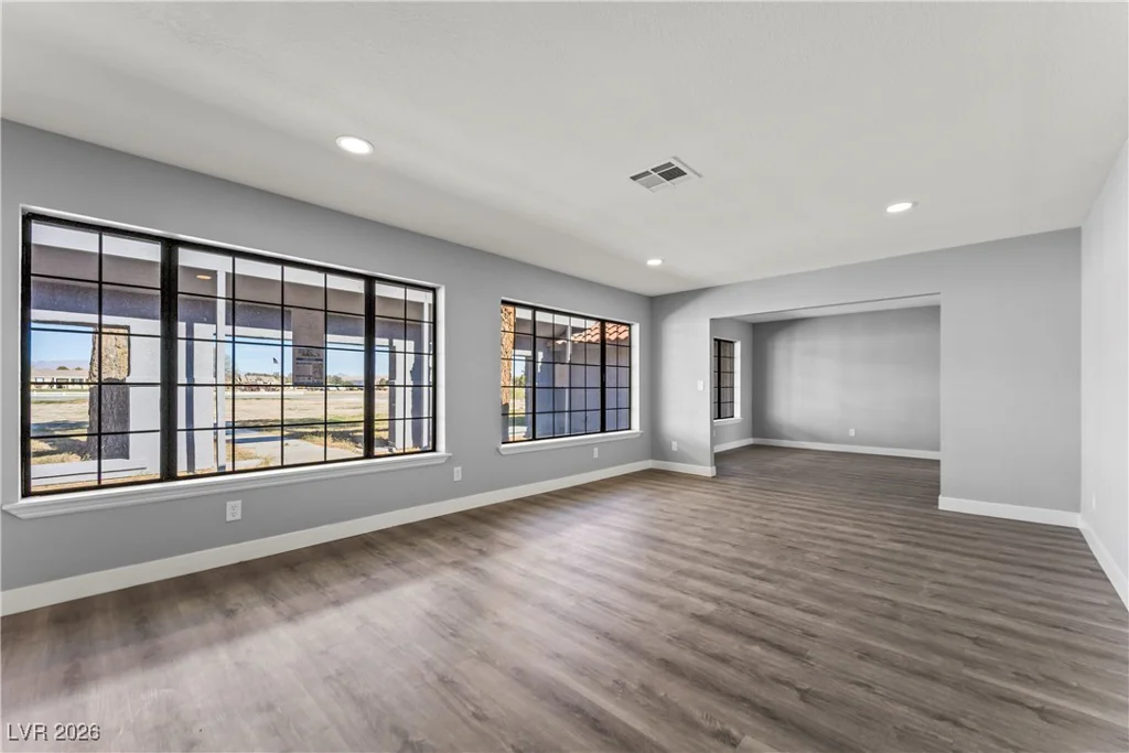 1967 Moapa Valley, Logandale, NV 89021