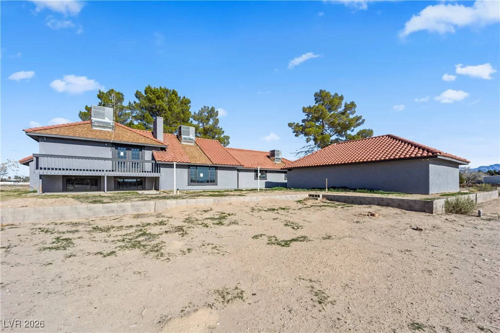 1967 Moapa Valley, Logandale, NV 89021