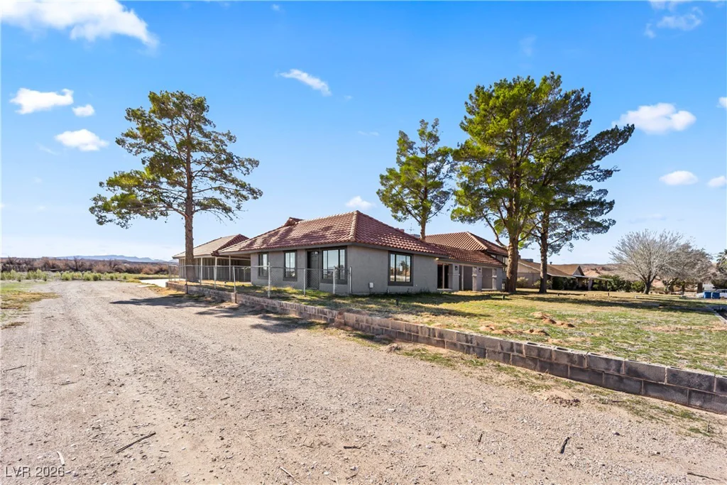 1967 Moapa Valley, Logandale, NV 89021