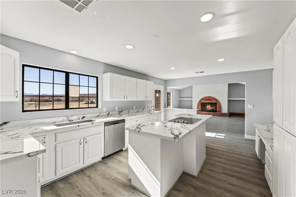 1967 Moapa Valley, Logandale, NV 89021