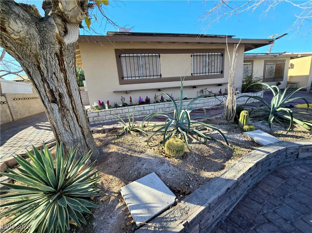 1909 Leona, Las Vegas, NV 89106