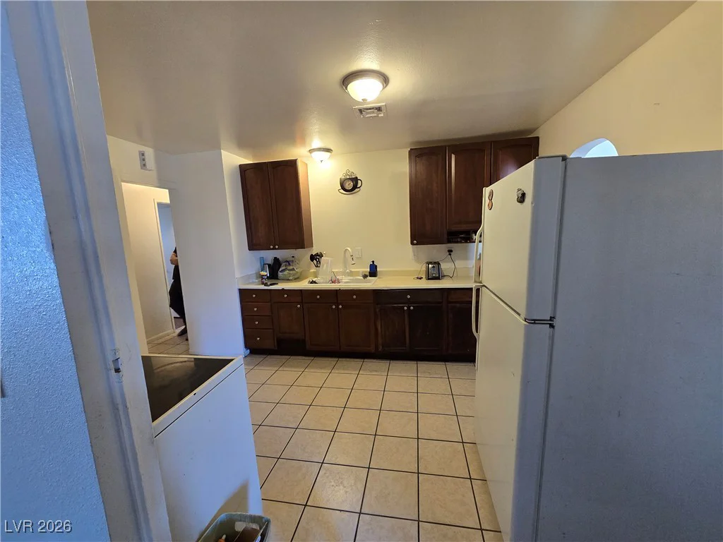 1909 Leona, Las Vegas, NV 89106