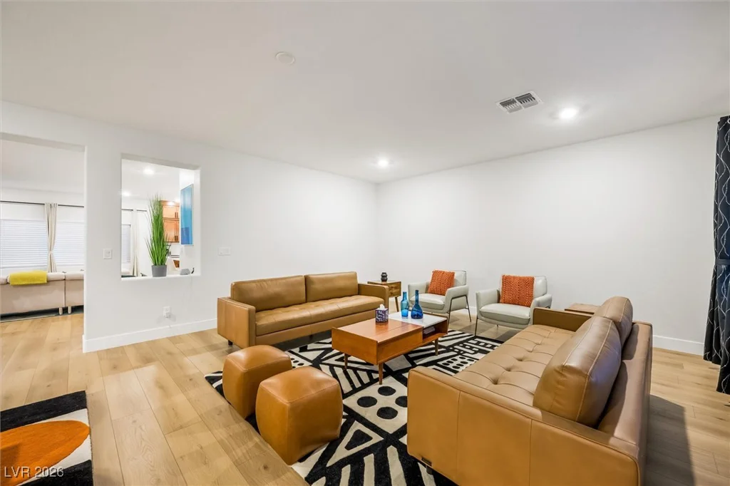 7085 Sunland Hills, Las Vegas, NV 89113