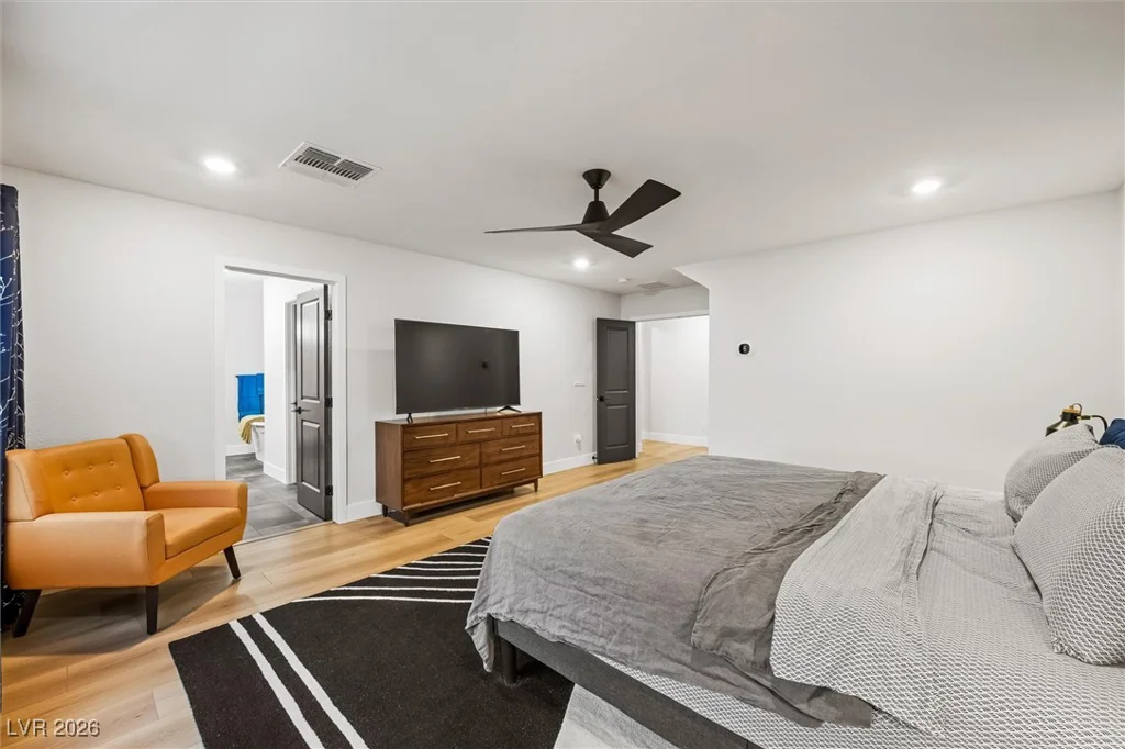 7085 Sunland Hills, Las Vegas, NV 89113