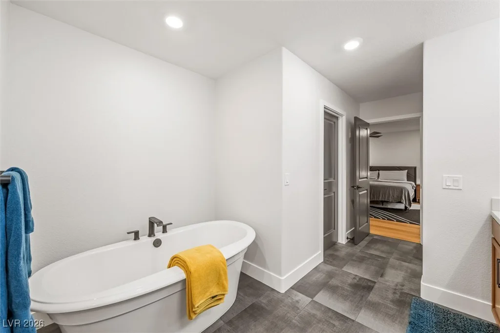 7085 Sunland Hills, Las Vegas, NV 89113