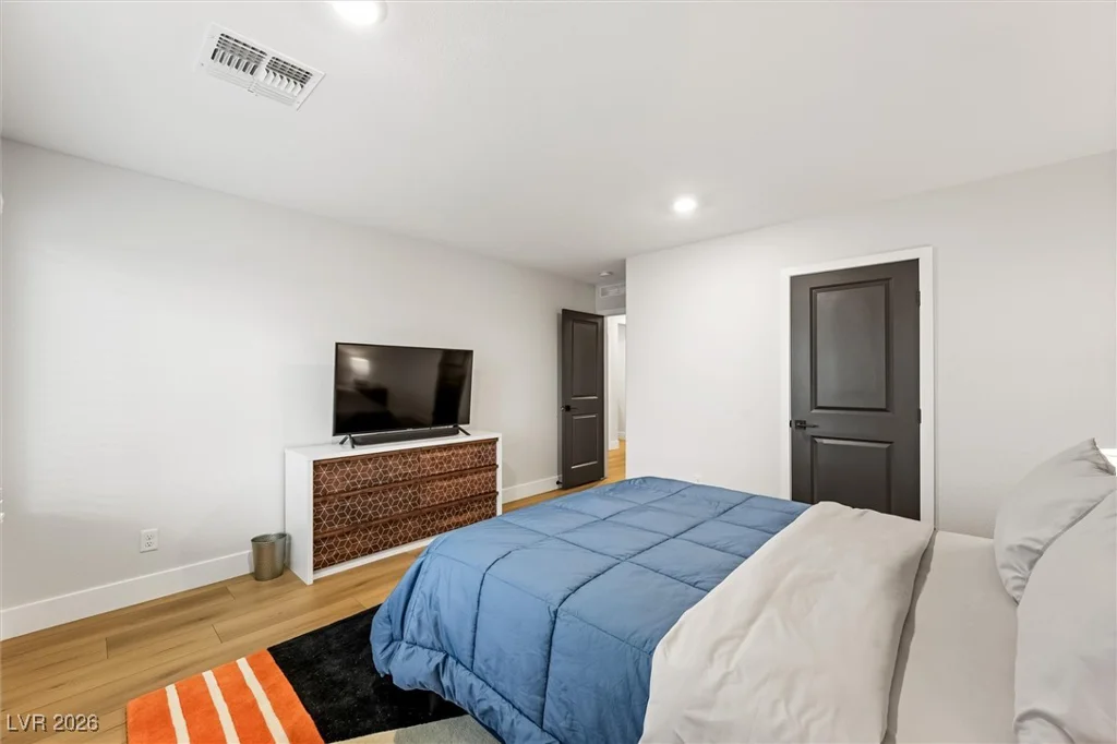 7085 Sunland Hills, Las Vegas, NV 89113