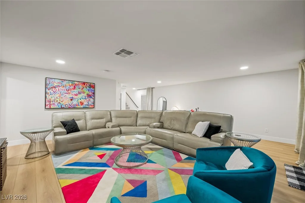 7085 Sunland Hills, Las Vegas, NV 89113