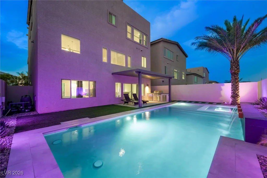 7085 Sunland Hills, Las Vegas, NV 89113