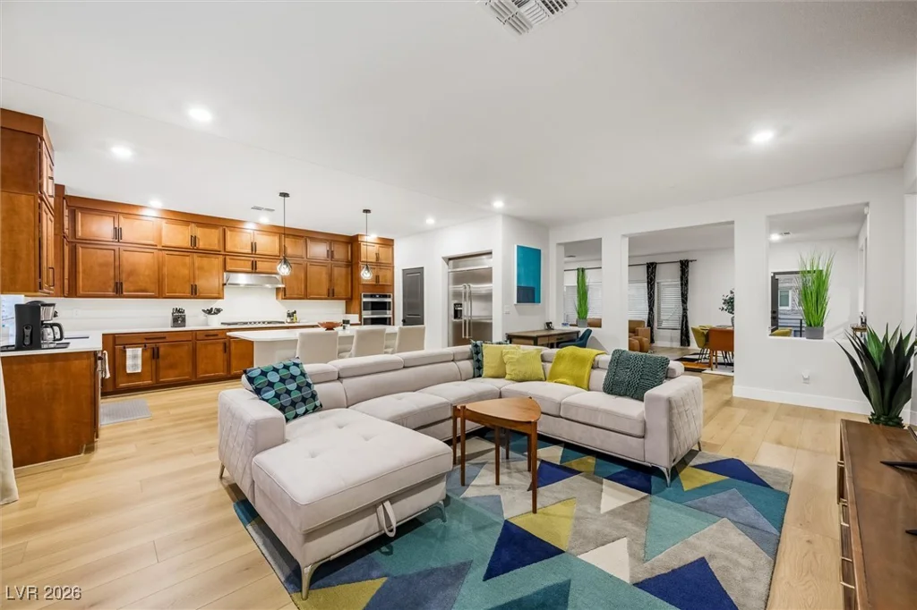 7085 Sunland Hills, Las Vegas, NV 89113
