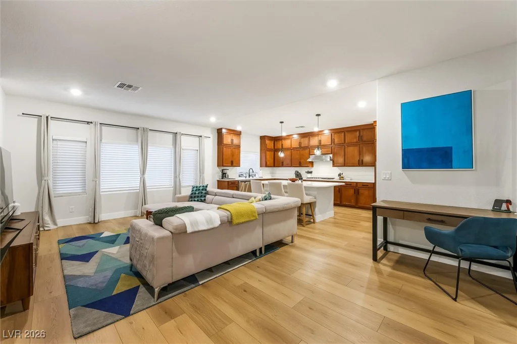 7085 Sunland Hills, Las Vegas, NV 89113