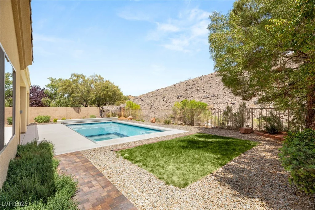 17 Morninglow, Henderson, NV 89052