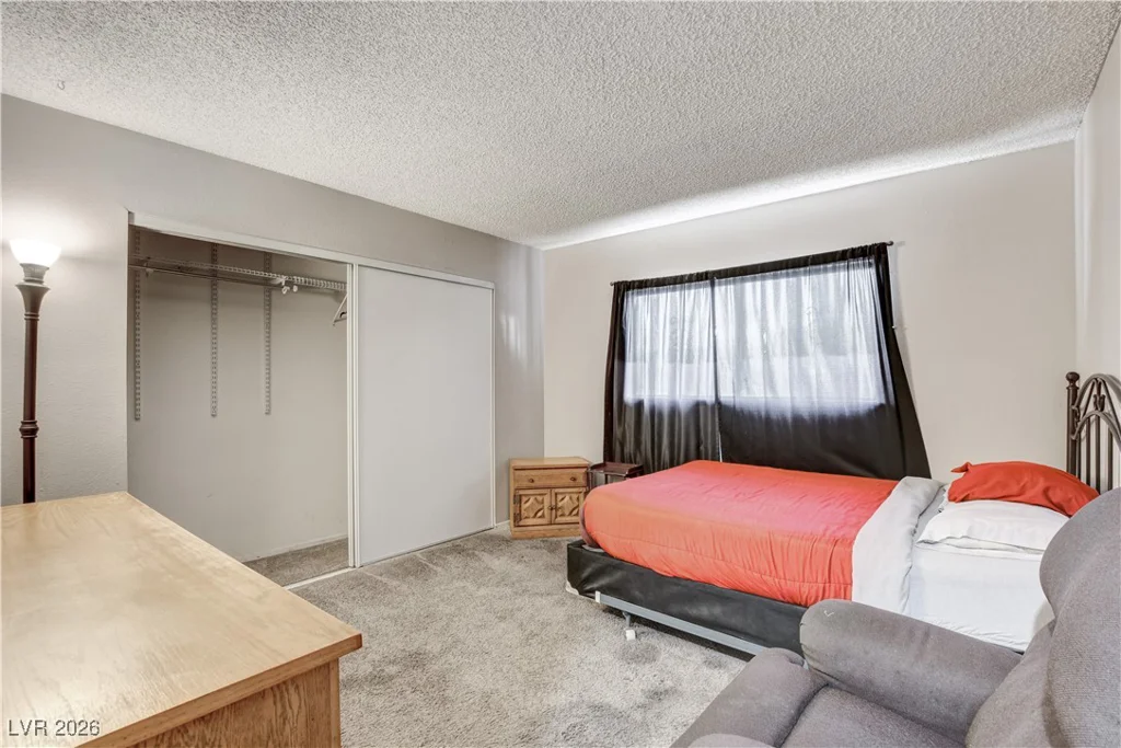 1832 Goose Creek, Las Vegas, NV 89108