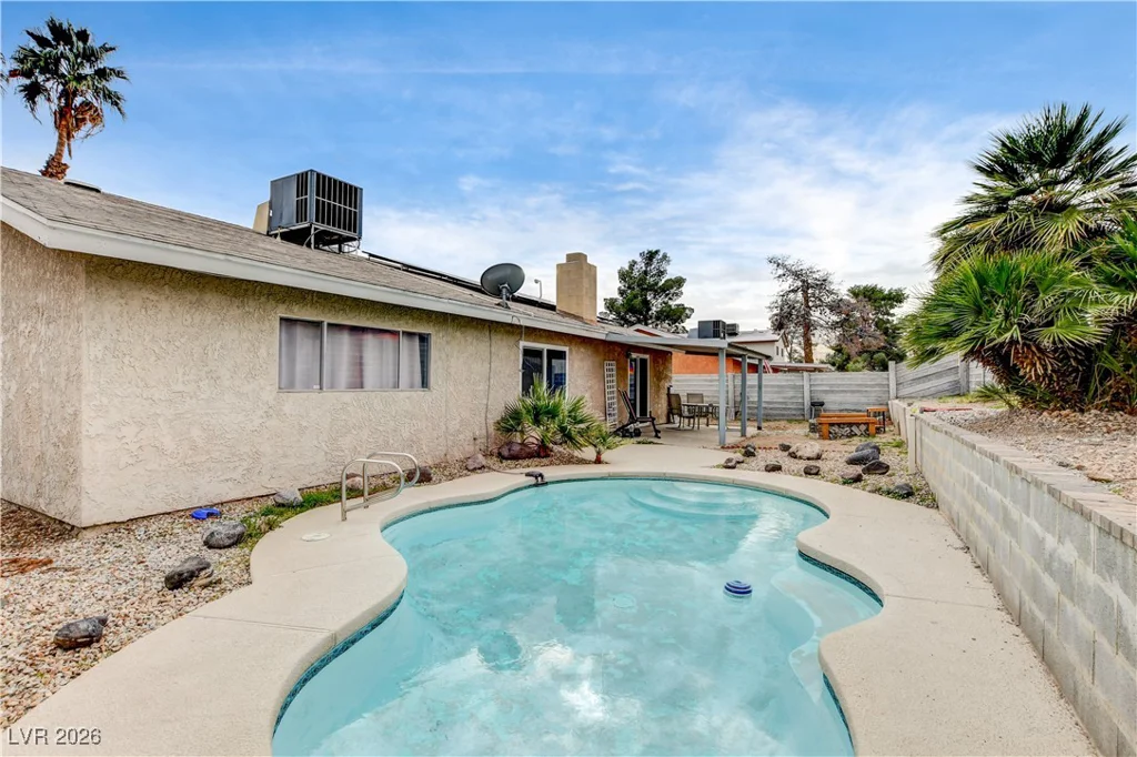1832 Goose Creek, Las Vegas, NV 89108