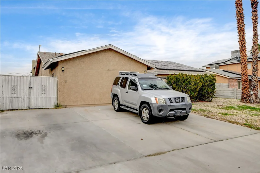1832 Goose Creek, Las Vegas, NV 89108