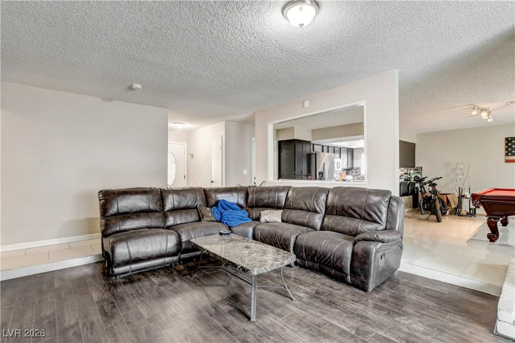 1832 Goose Creek, Las Vegas, NV 89108