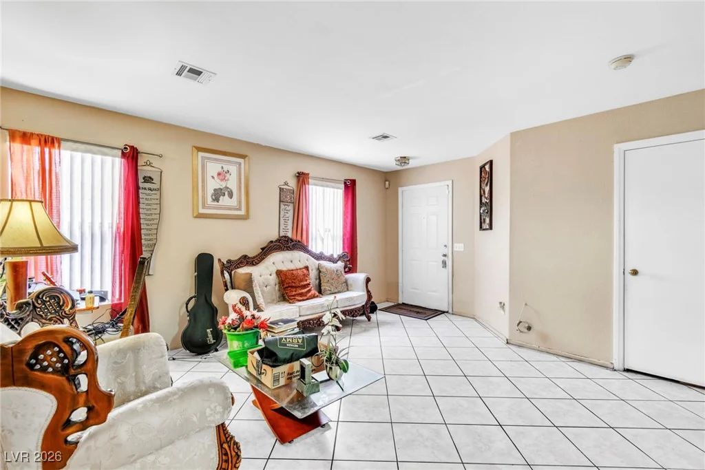 6323 Brianna Peak, Las Vegas, NV 89142