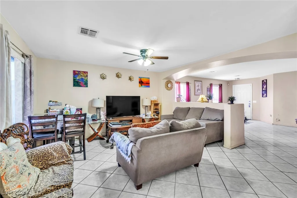 6323 Brianna Peak, Las Vegas, NV 89142