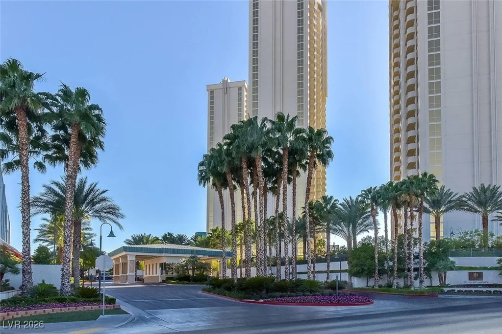 135 Harmon, Las Vegas, NV 89109