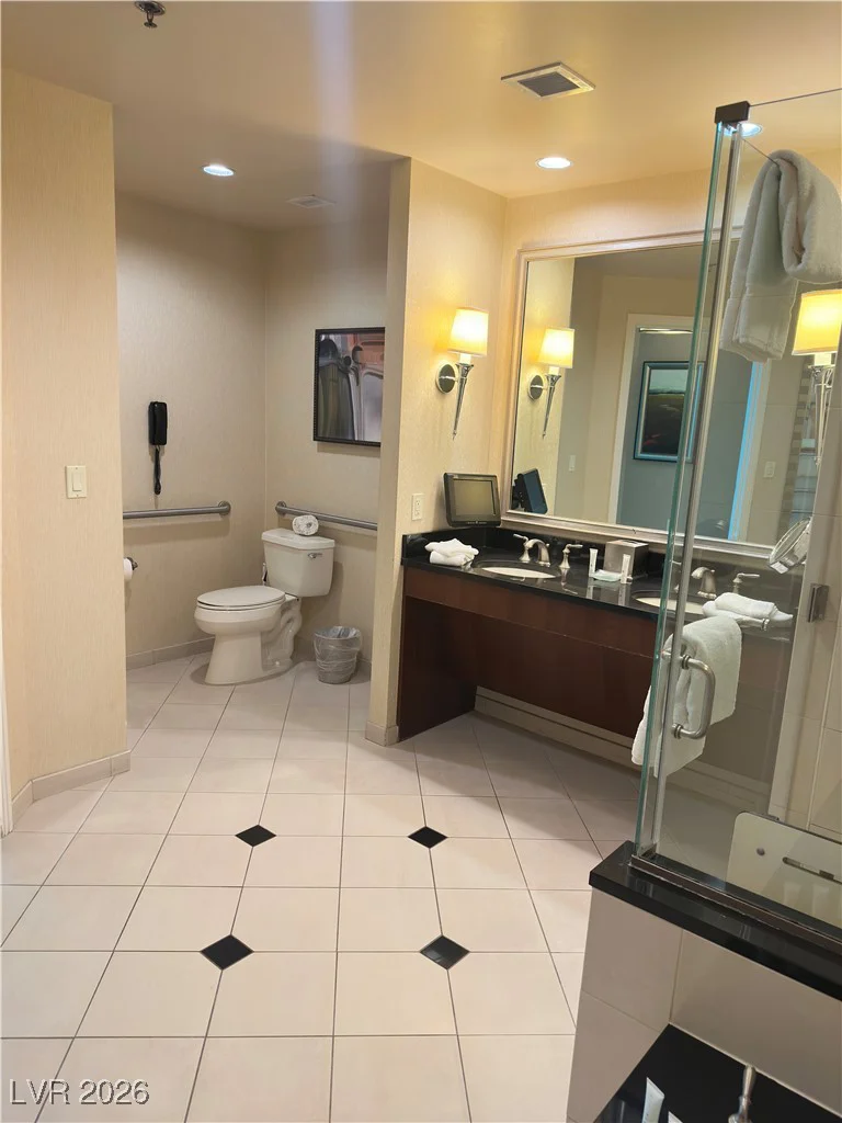 135 Harmon, Las Vegas, NV 89109