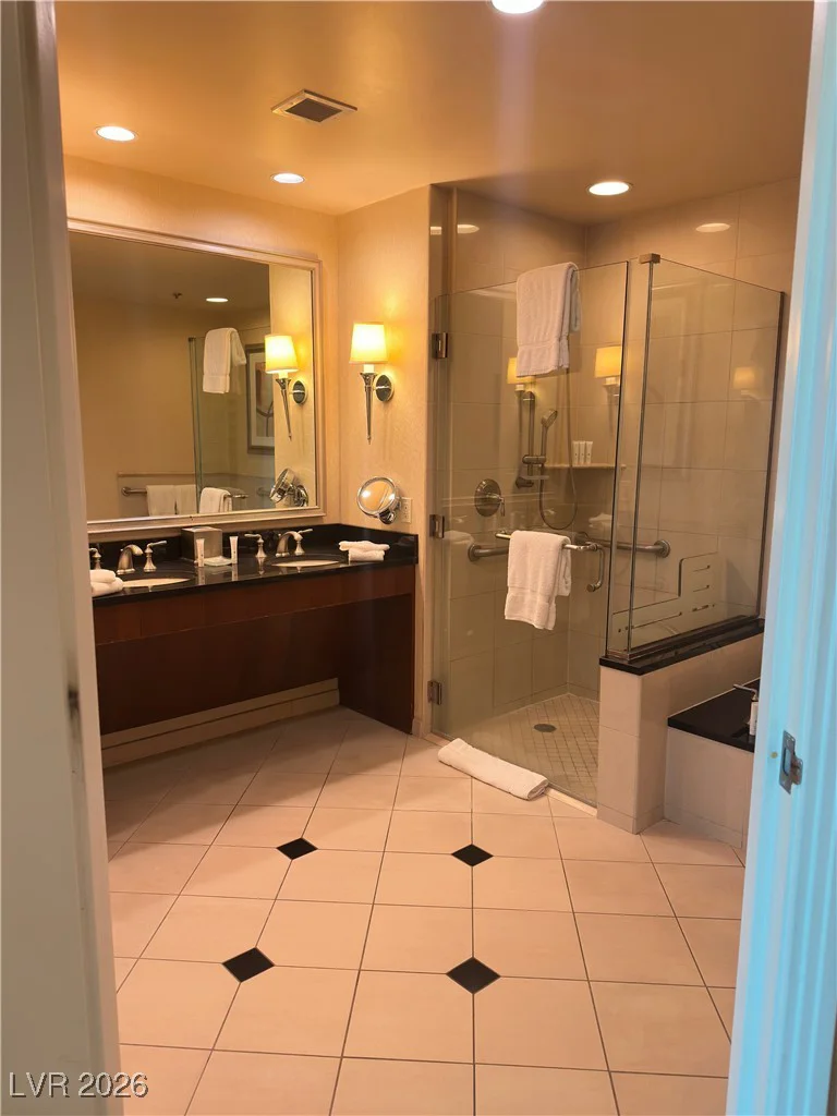 135 Harmon, Las Vegas, NV 89109