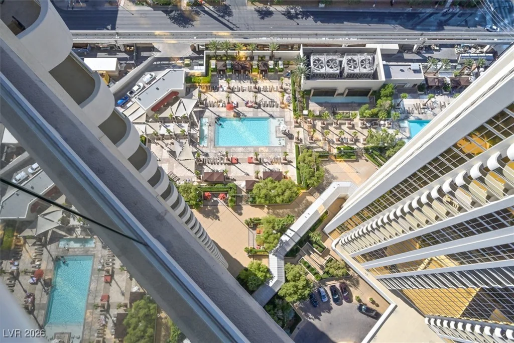 135 Harmon, Las Vegas, NV 89109