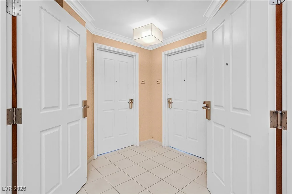 135 Harmon, Las Vegas, NV 89109