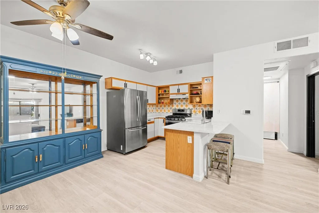 5751 Hacienda, Las Vegas, NV 89122