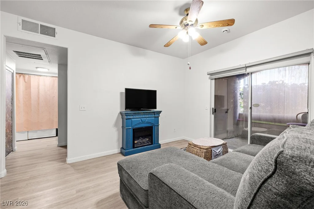 5751 Hacienda, Las Vegas, NV 89122