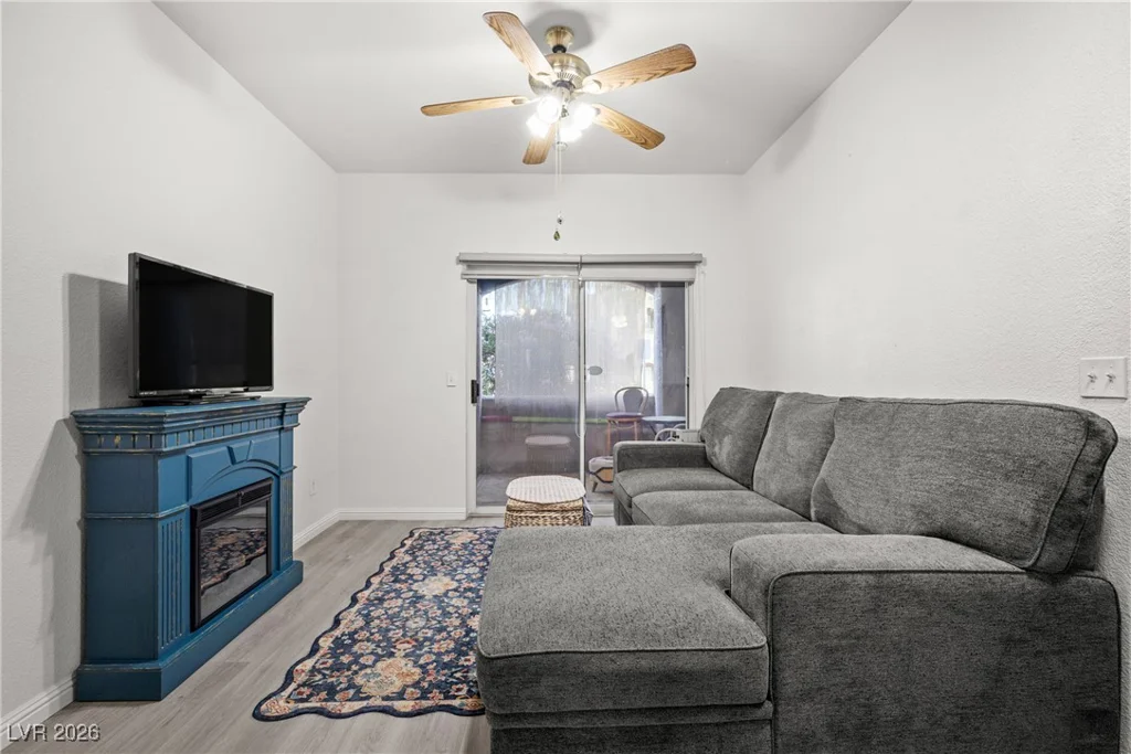 5751 Hacienda, Las Vegas, NV 89122