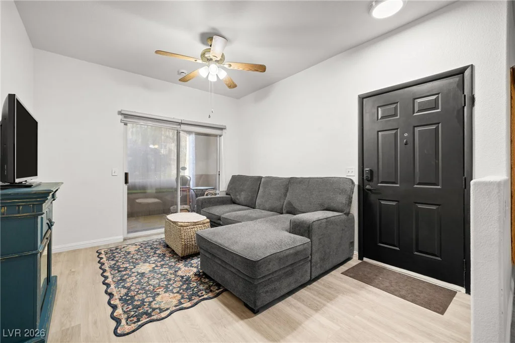 5751 Hacienda, Las Vegas, NV 89122