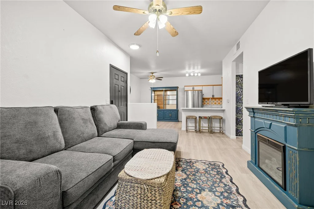 5751 Hacienda, Las Vegas, NV 89122