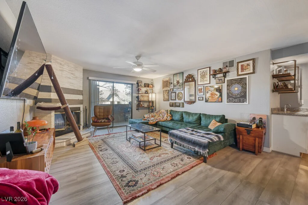 2451 Rainbow, Las Vegas, NV 89108