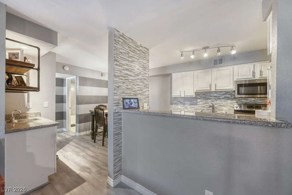 2451 Rainbow, Las Vegas, NV 89108